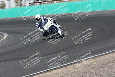 media/Apr-20-2025-AHRMA (Sun) [[393a79c373]]/Race/Group 11 early race/Turn 4b/